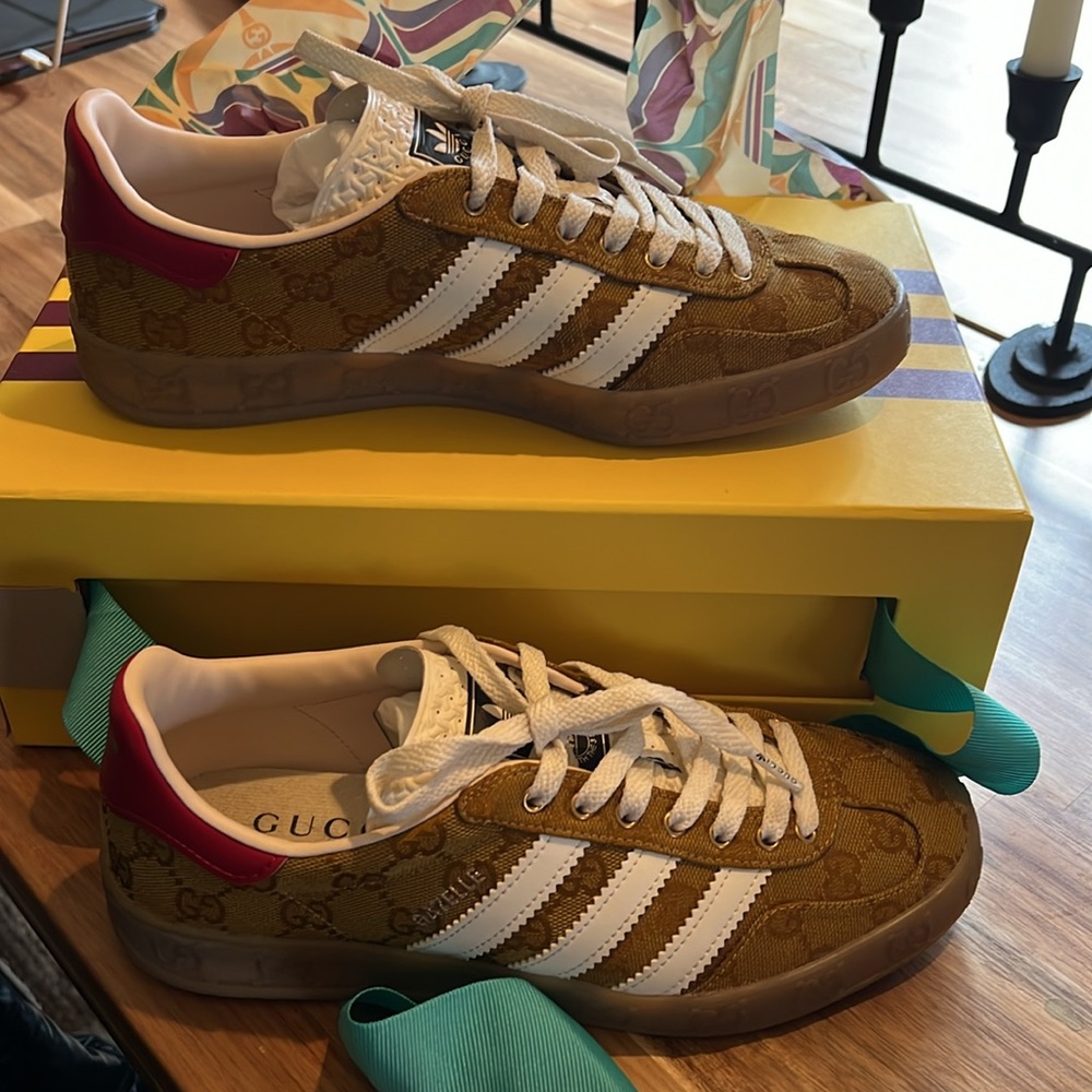 Gucci Women's Sneakers in Brown and White - Picture 3 of 12
